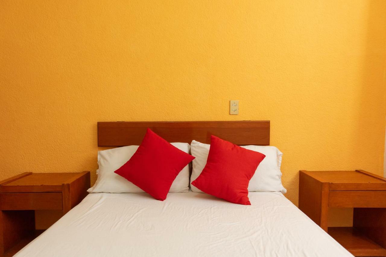 Oyo Hotel Italia Aguascalientes Bagian luar foto
