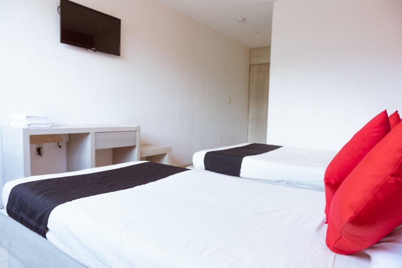 Oyo Hotel Italia Aguascalientes Bagian luar foto