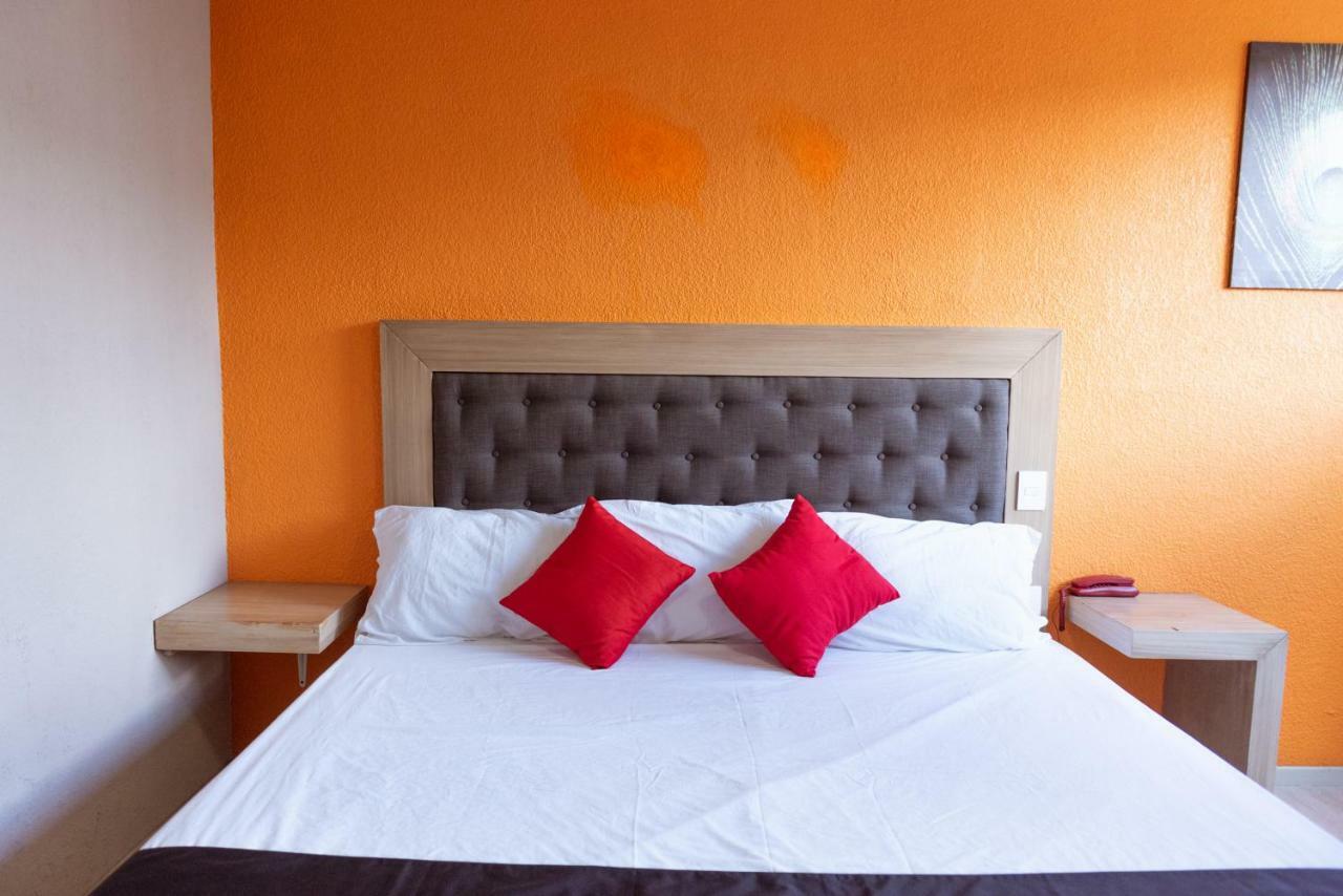 Oyo Hotel Italia Aguascalientes Bagian luar foto