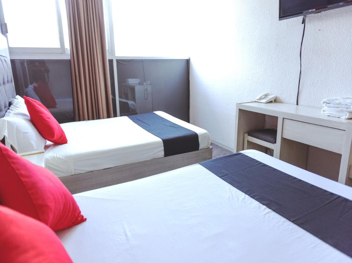 Oyo Hotel Italia Aguascalientes Bagian luar foto