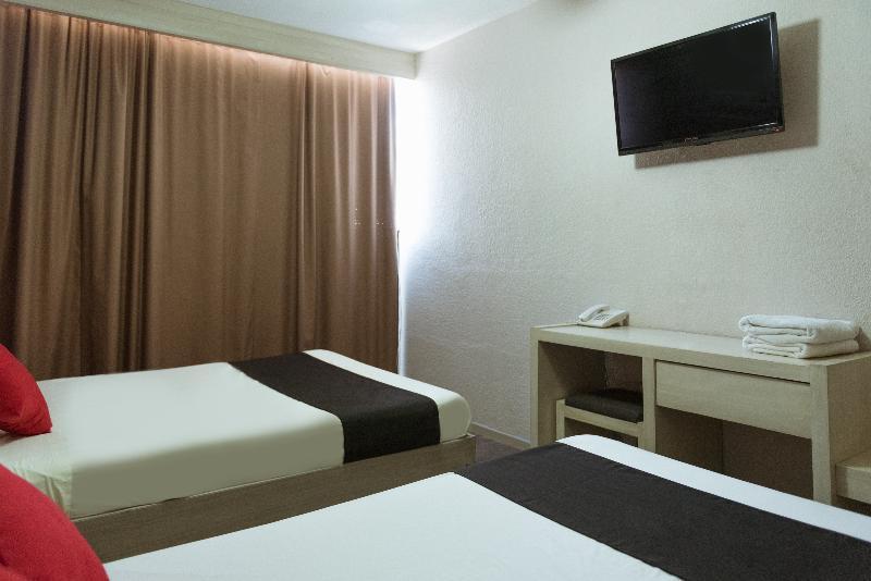 Oyo Hotel Italia Aguascalientes Bagian luar foto